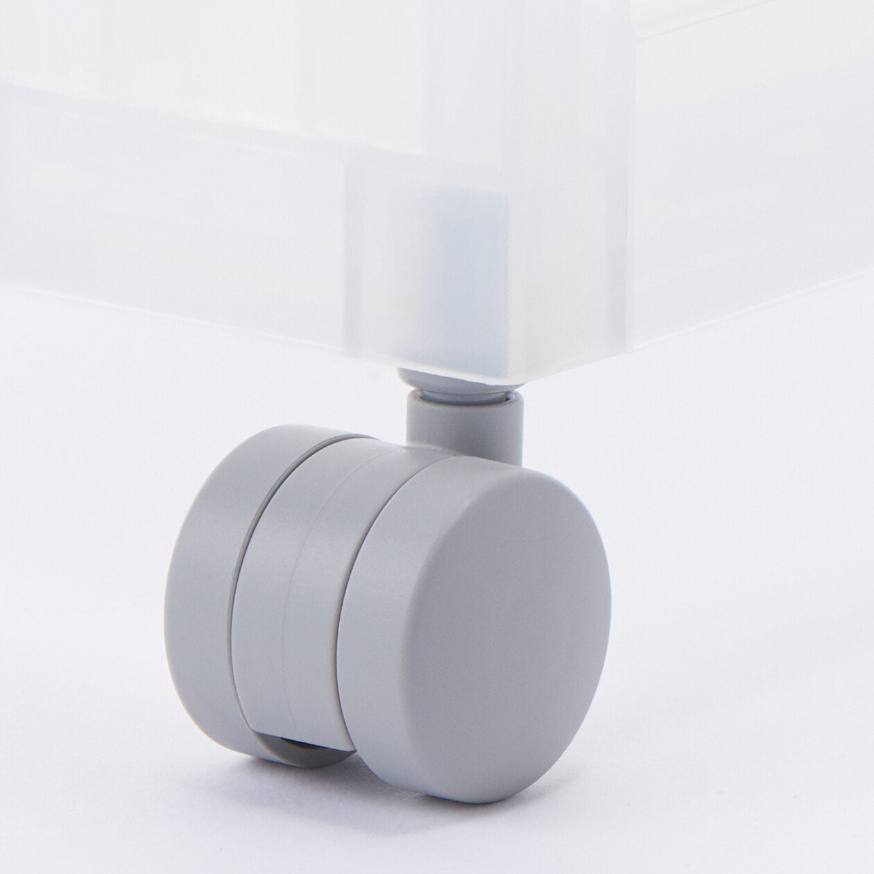 Polypropylene Stocker with Caster - Image 11