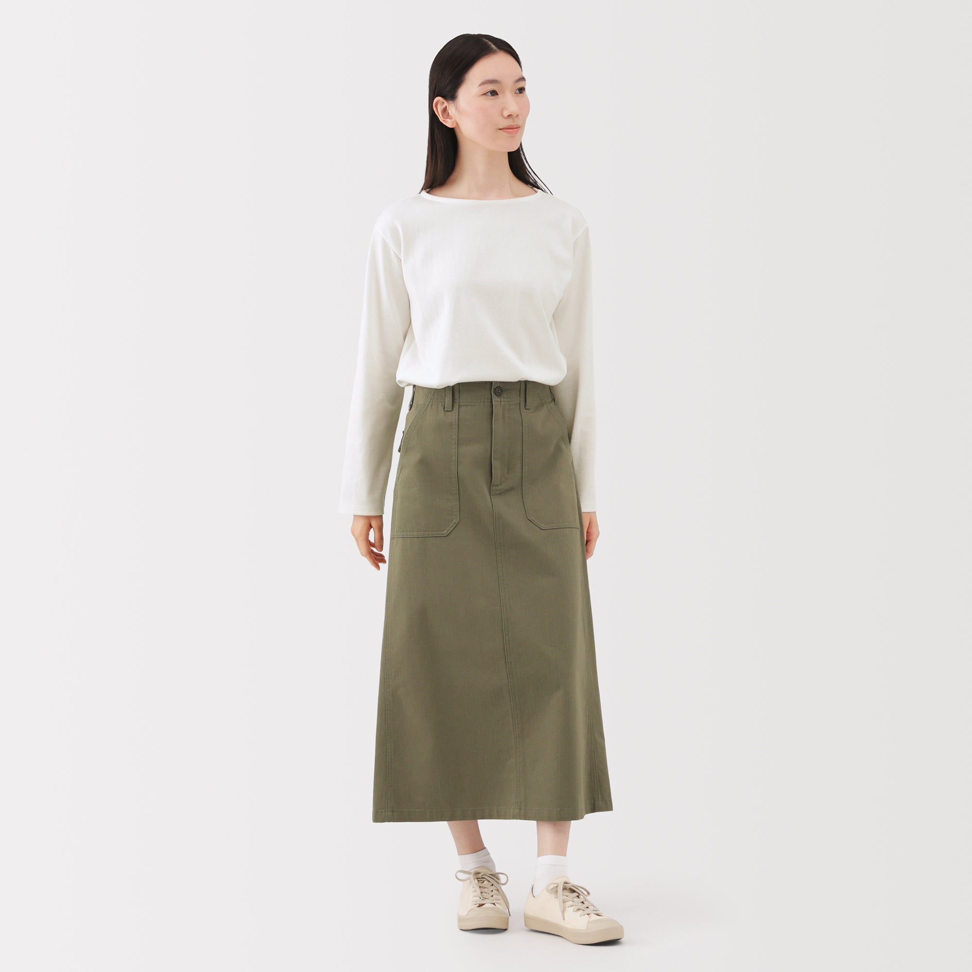 Heavyweight Boat Neck T-Shirt - Image 12