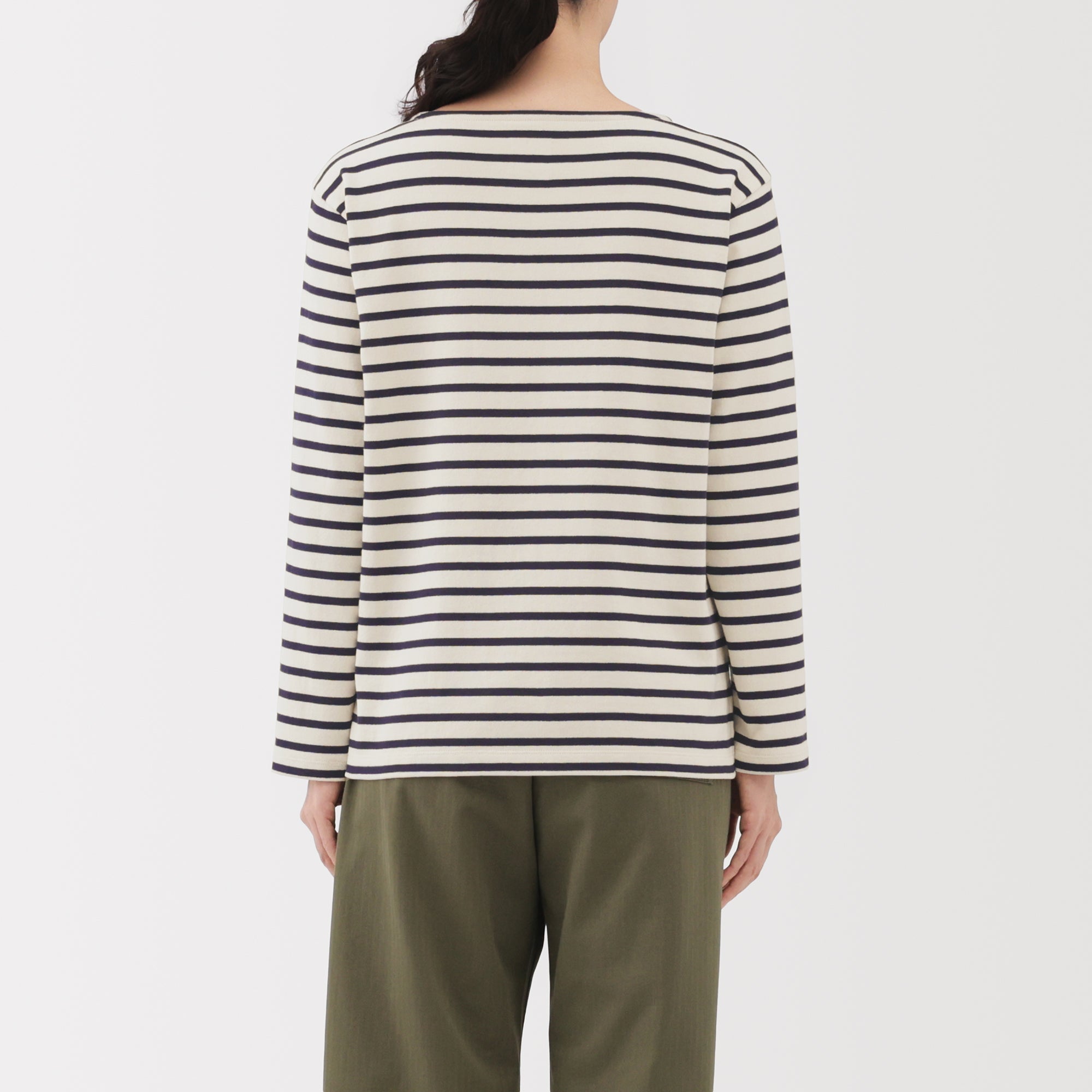 Heavyweight Boat Neck T-Shirt - Image 22