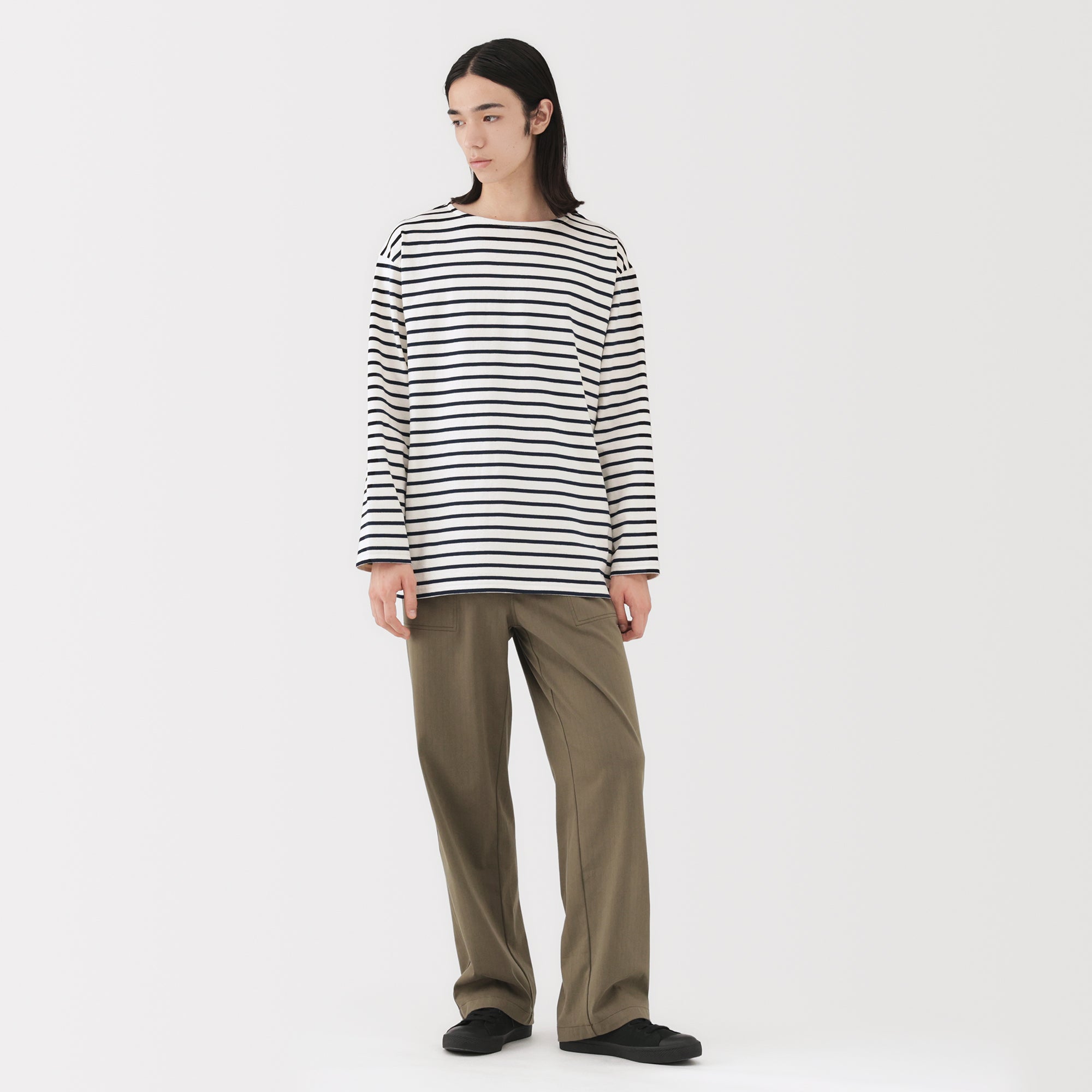 Heavyweight Boat Neck T-Shirt - Image 20