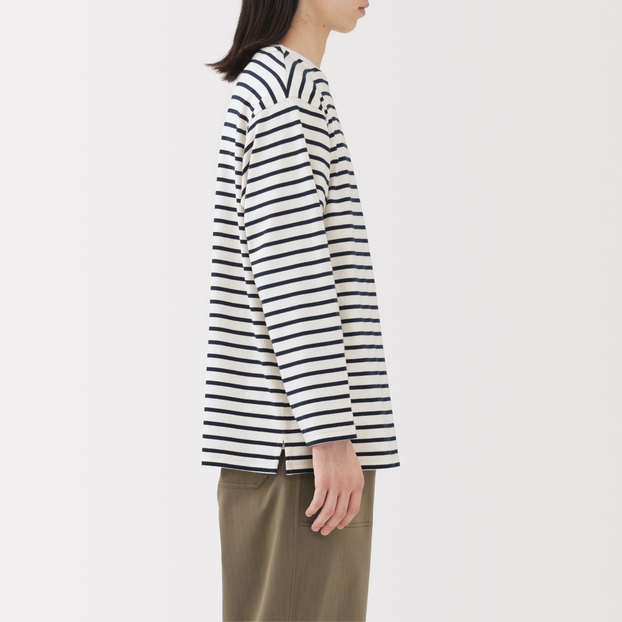 Heavyweight Boat Neck T-Shirt - Image 21