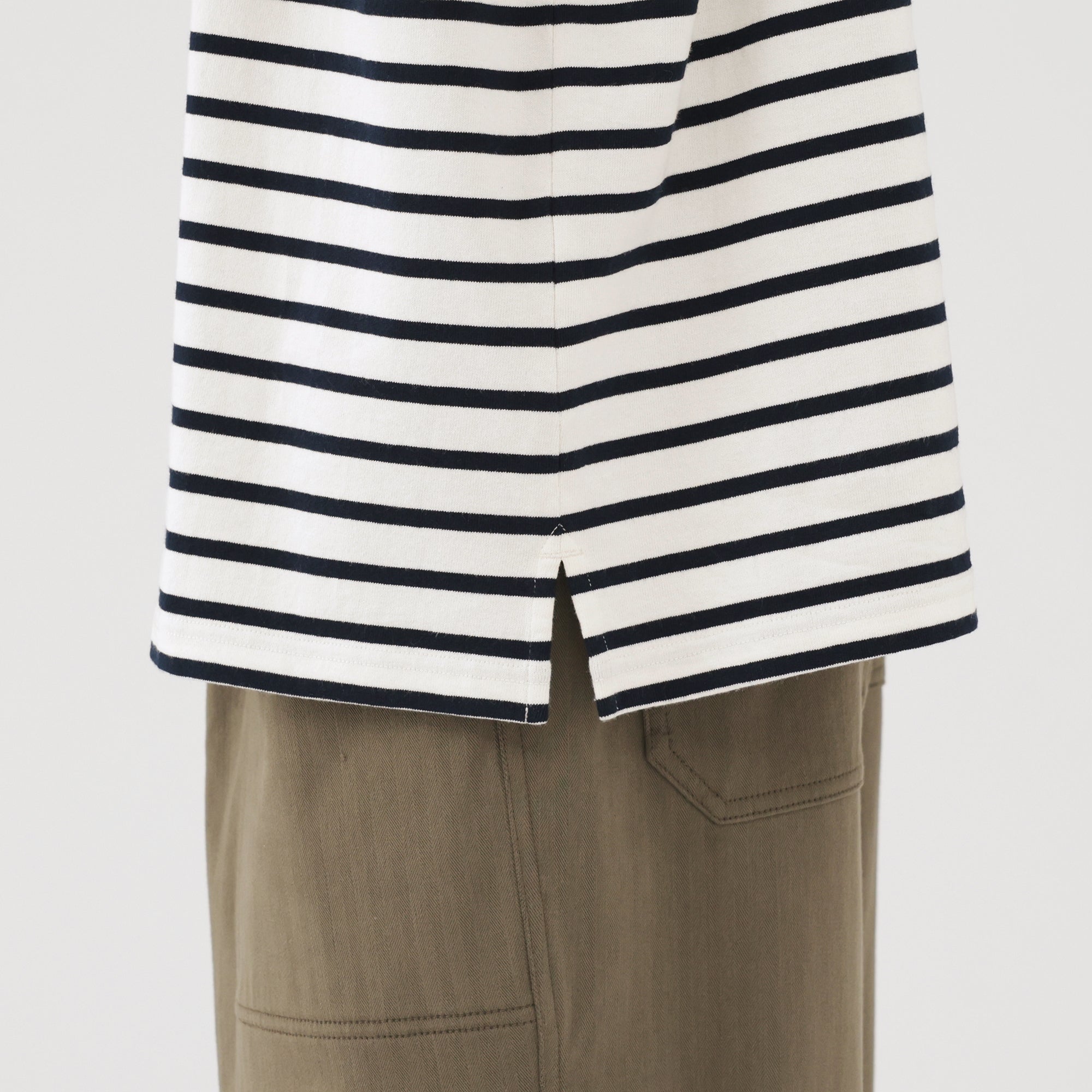 Heavyweight Boat Neck T-Shirt - Image 24