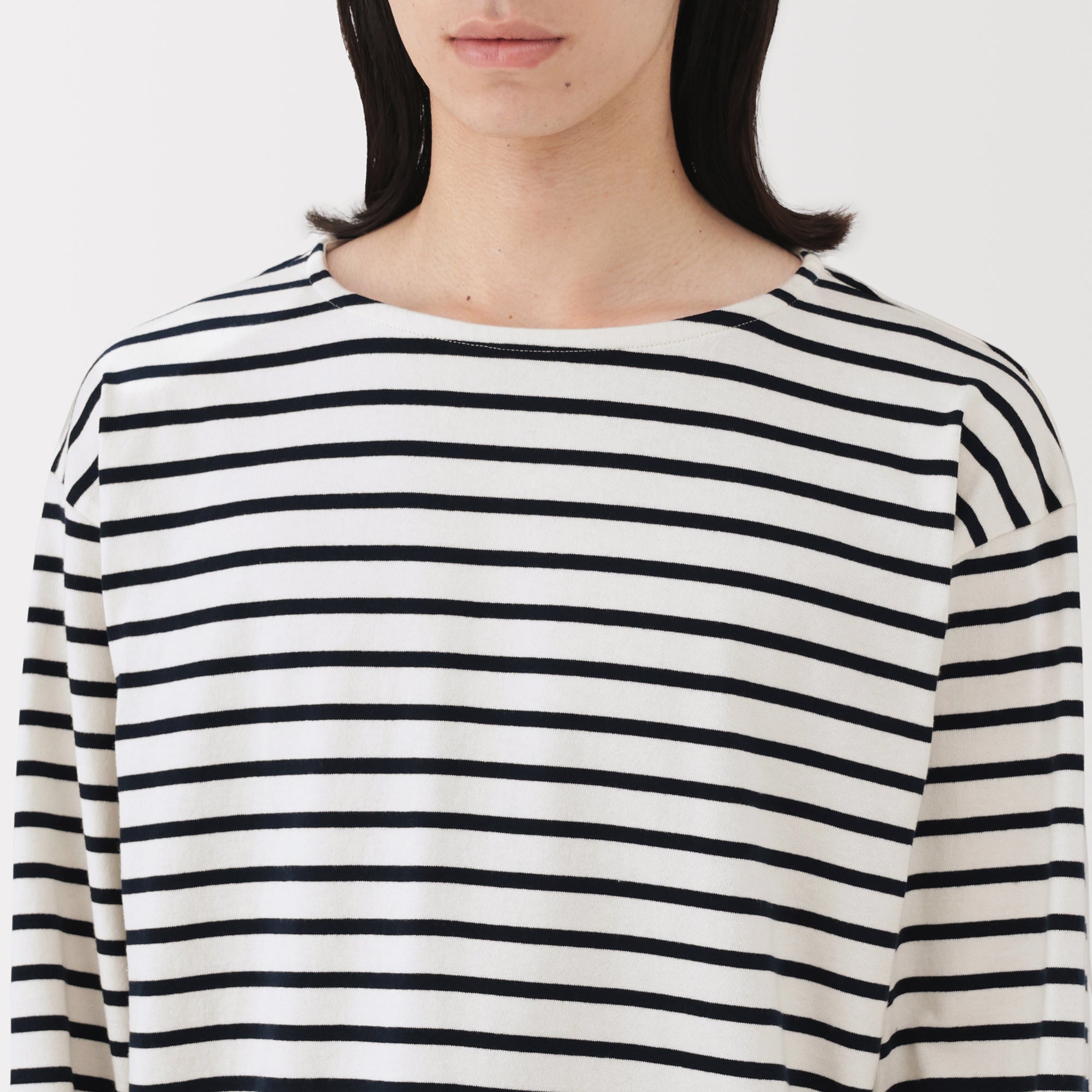 Heavyweight Boat Neck T-Shirt - Image 15