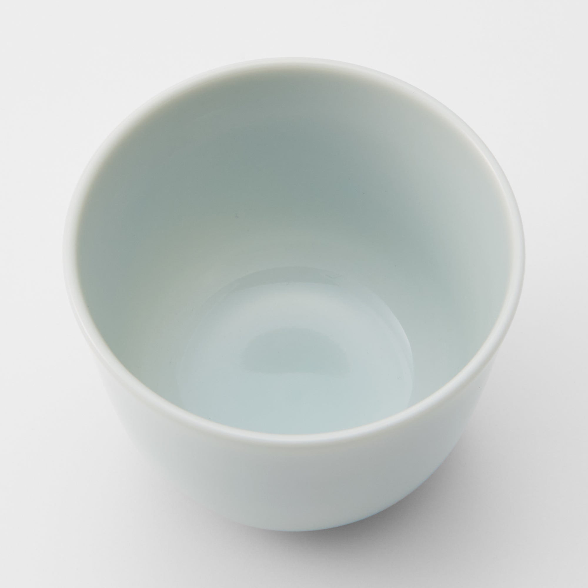 Blue White Porcelain Round Tea Cup - Image 2