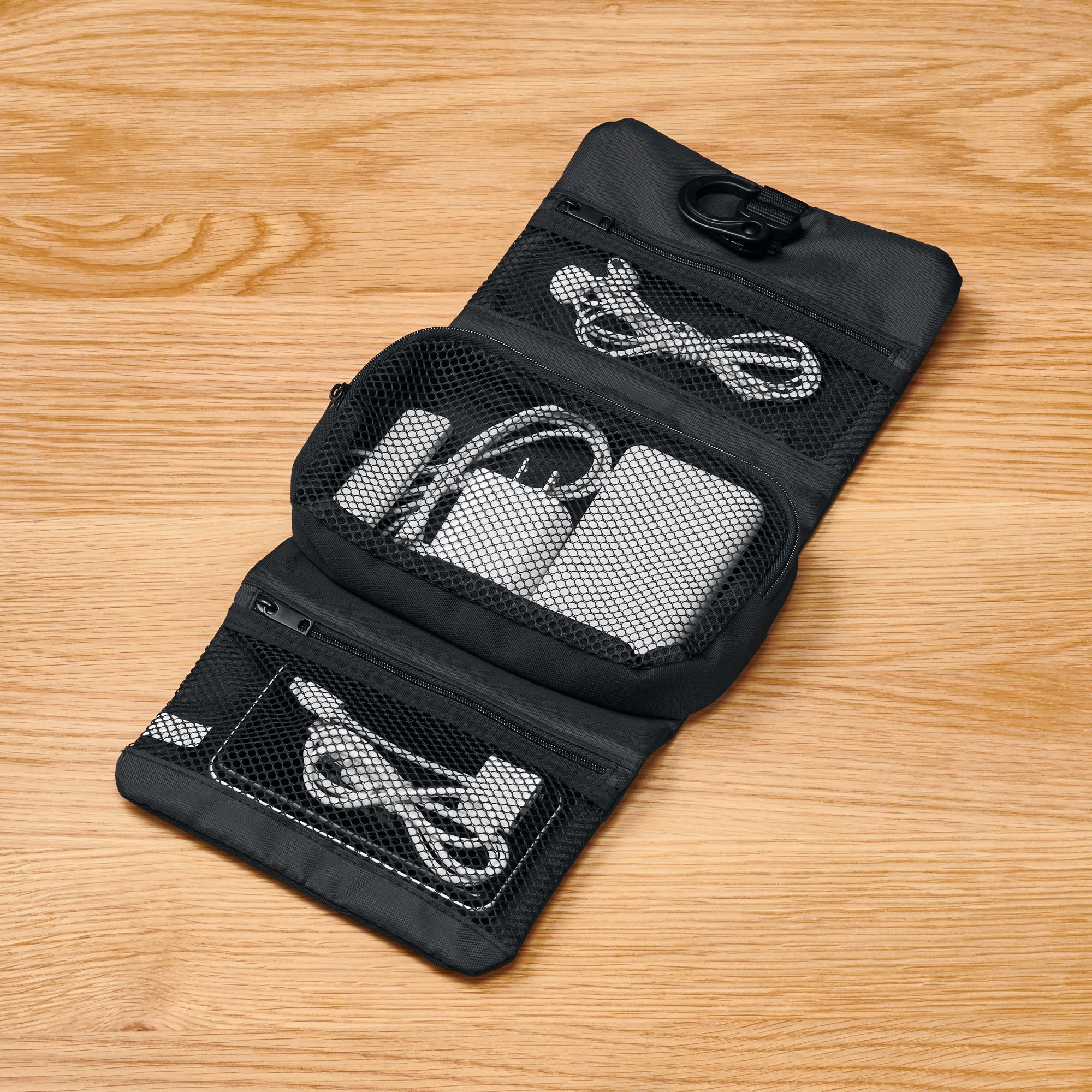 Hanging Case with Pouch - Image 5