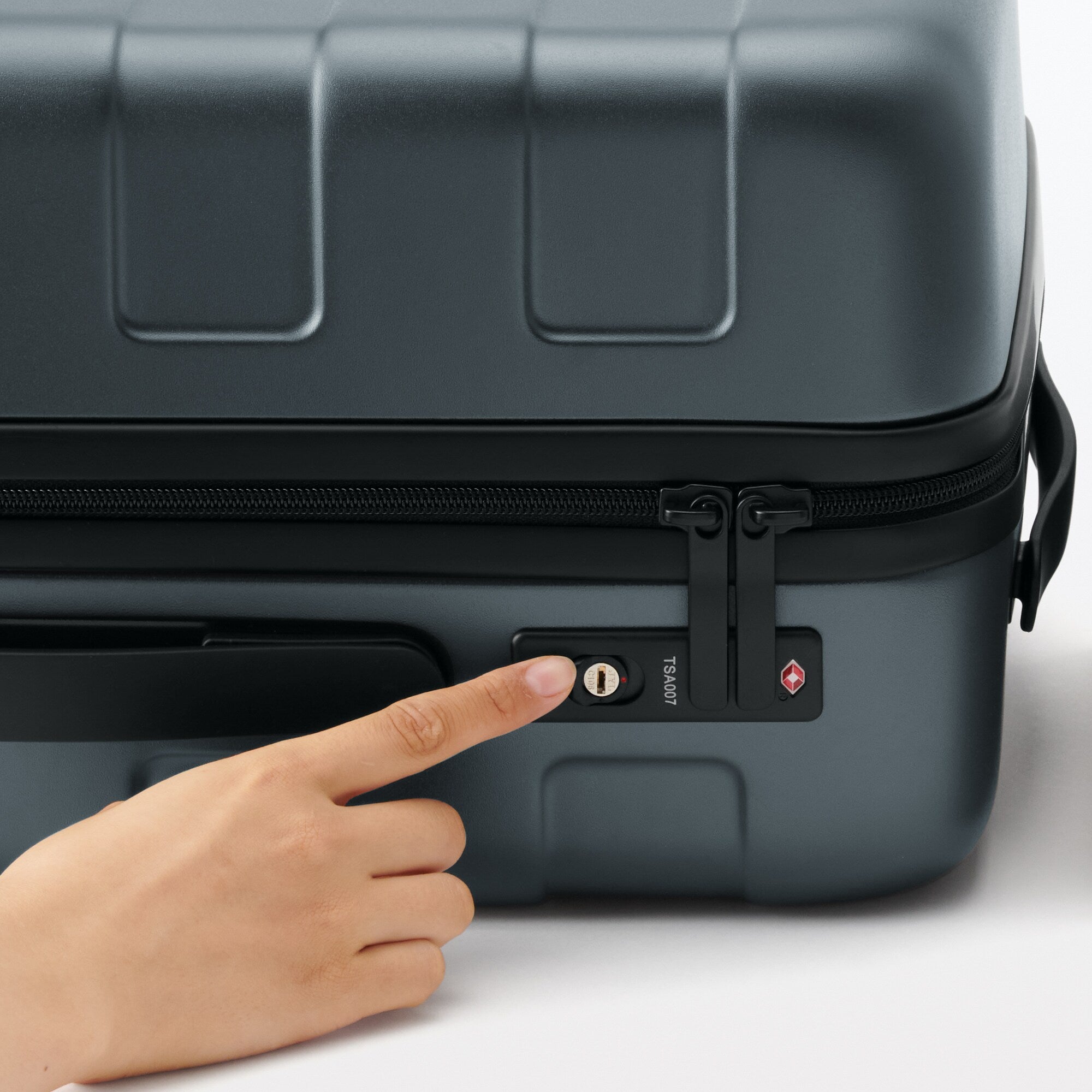 Adjustable Handle Hard Shell Suitcase 36L | Carry-On - Image 31