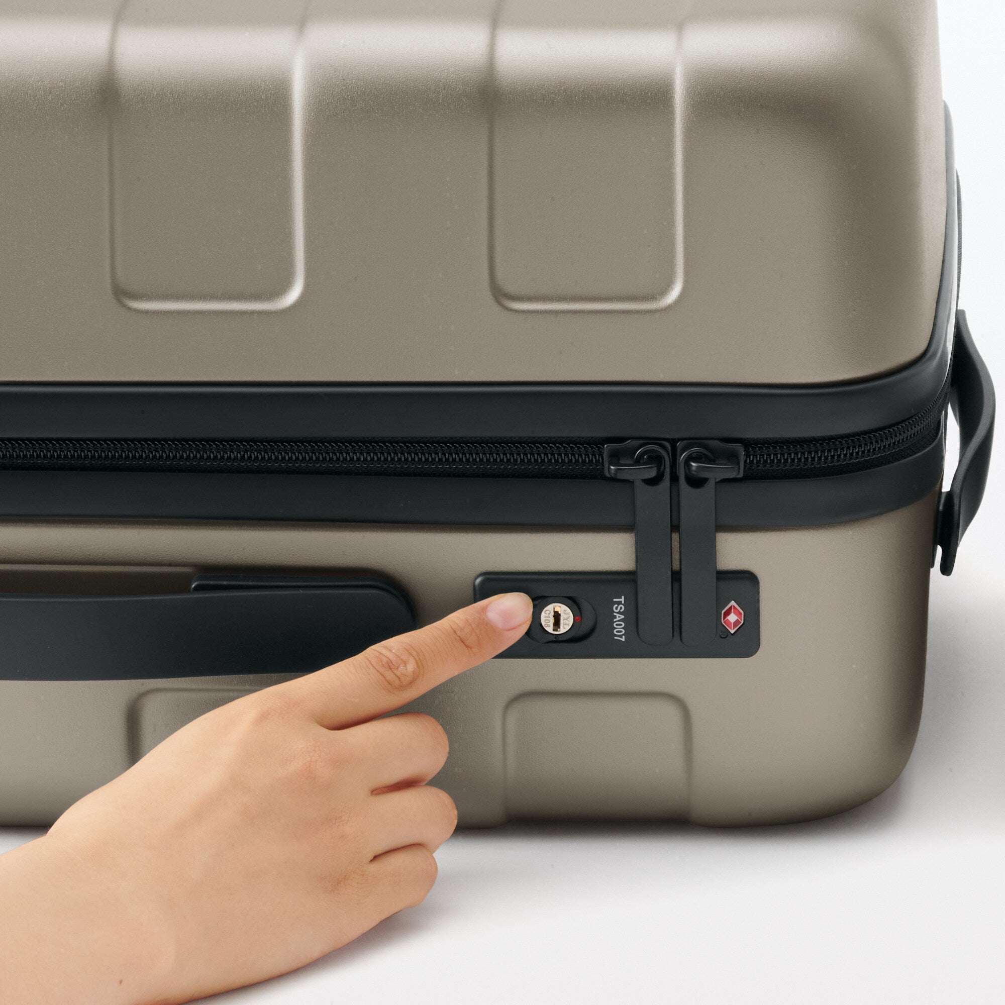 Adjustable Handle Hard Shell Suitcase 36L | Carry-On - Image 10