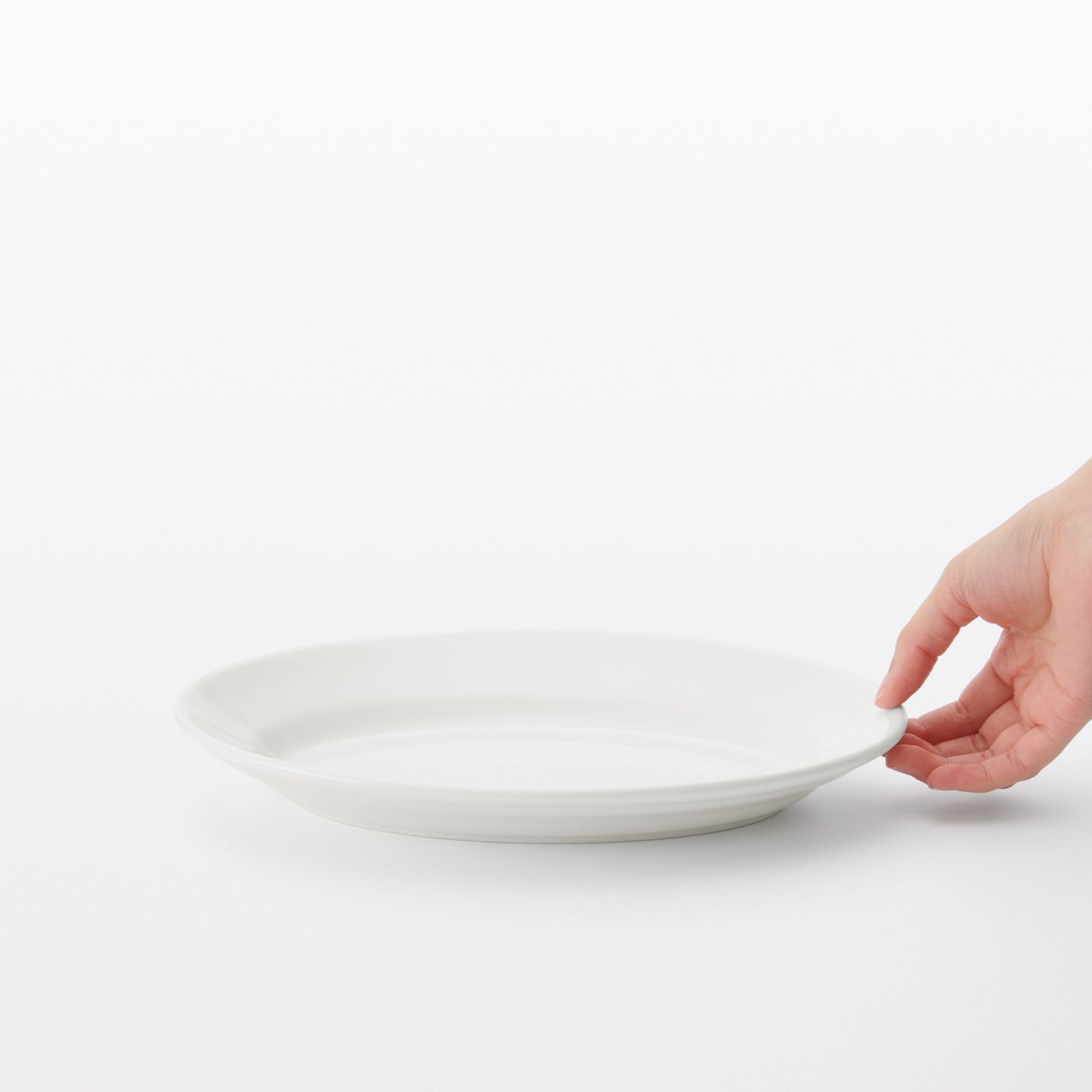 Porcelain Rimmed Oval Plate Large - White - Image 7