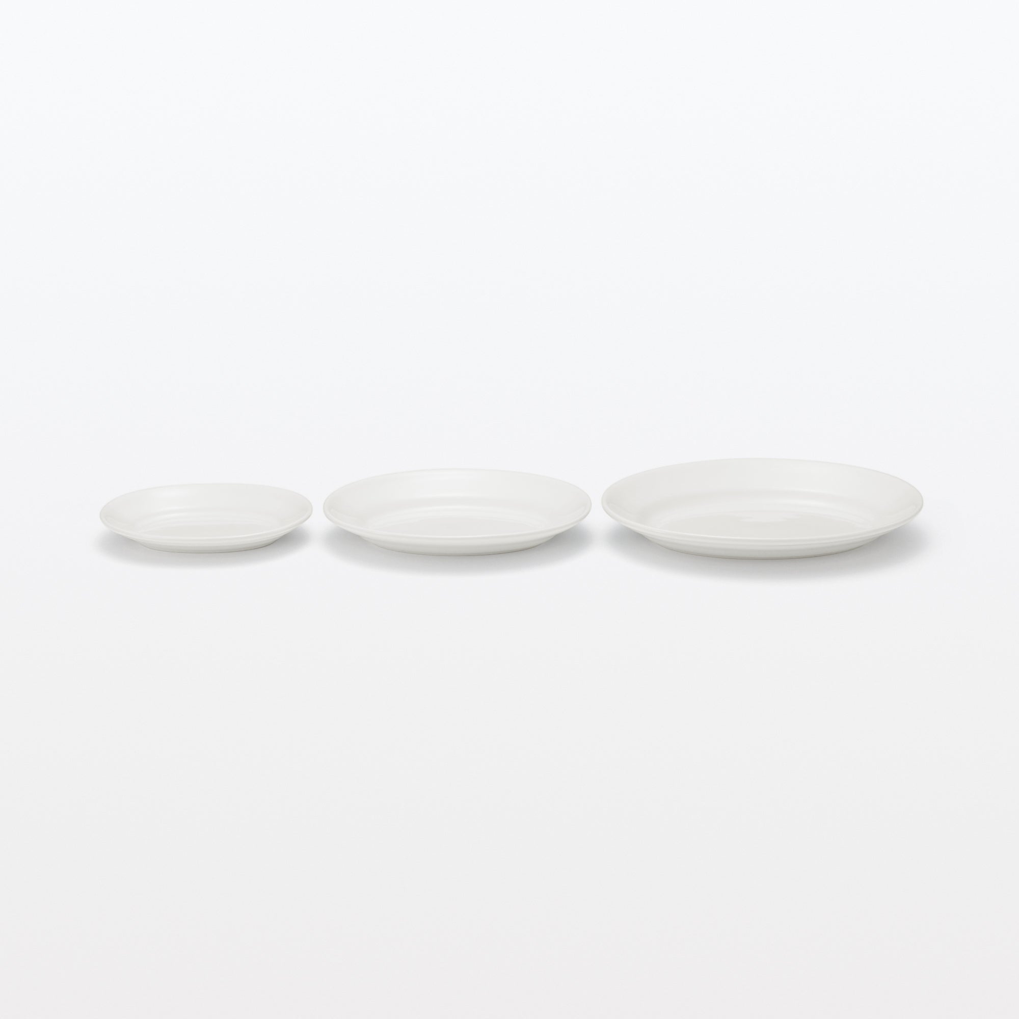 Porcelain Rimmed Oval Plate Large - White - Image 8