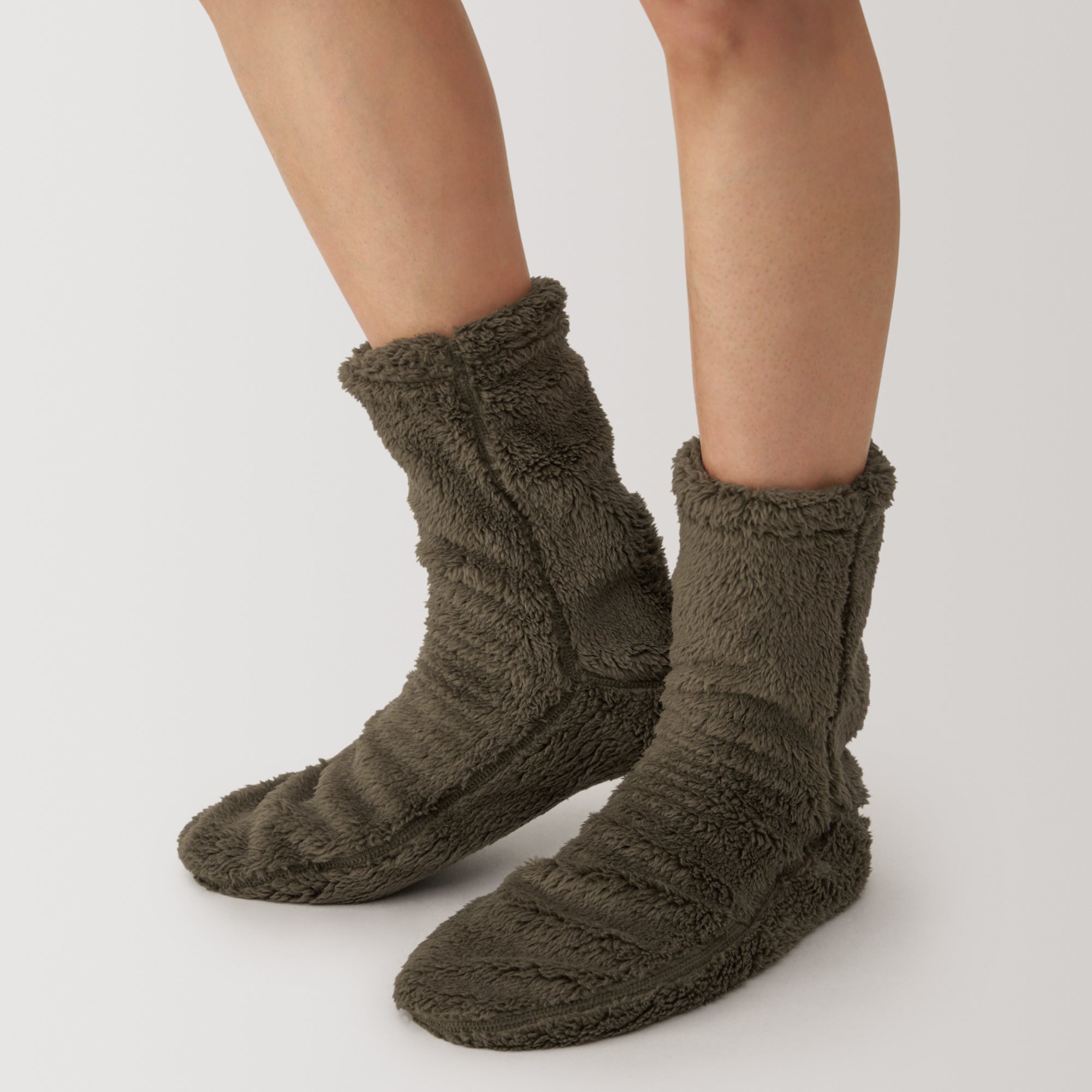 Right Angle Boa Fleece Cozy Socks - Image 13