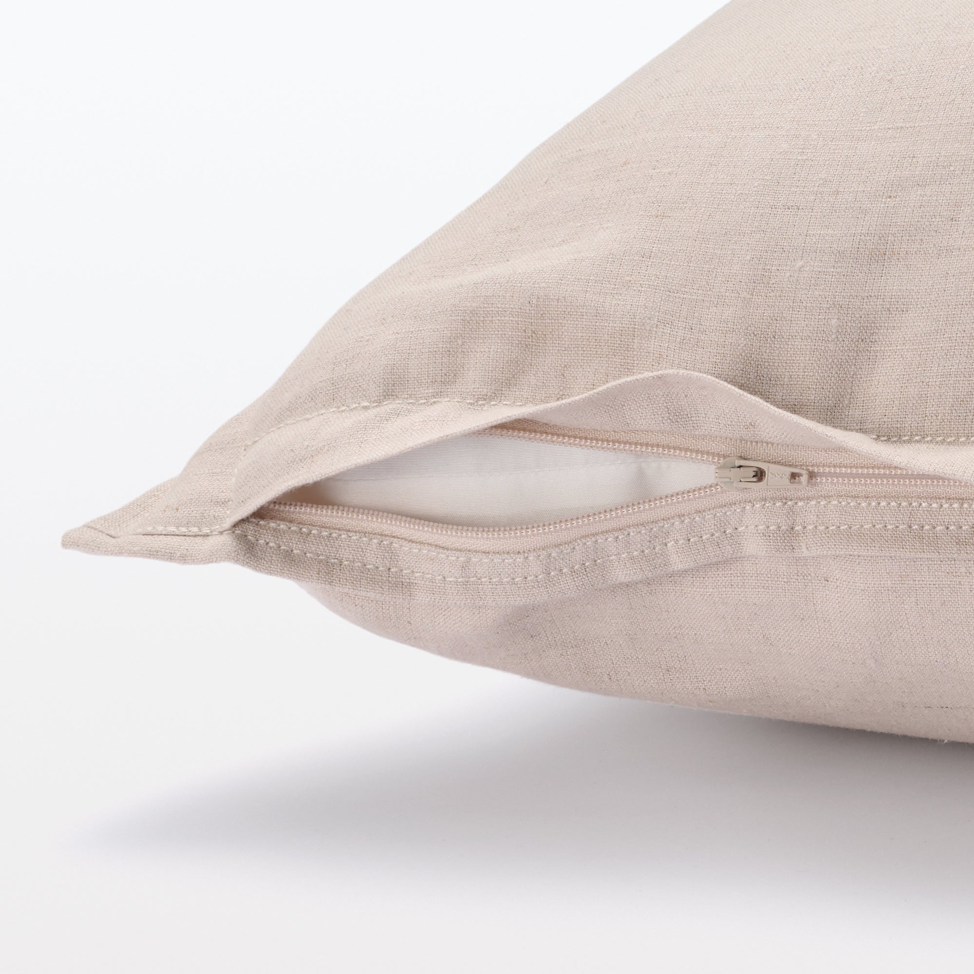 Labo Linen Cushion - Image 7