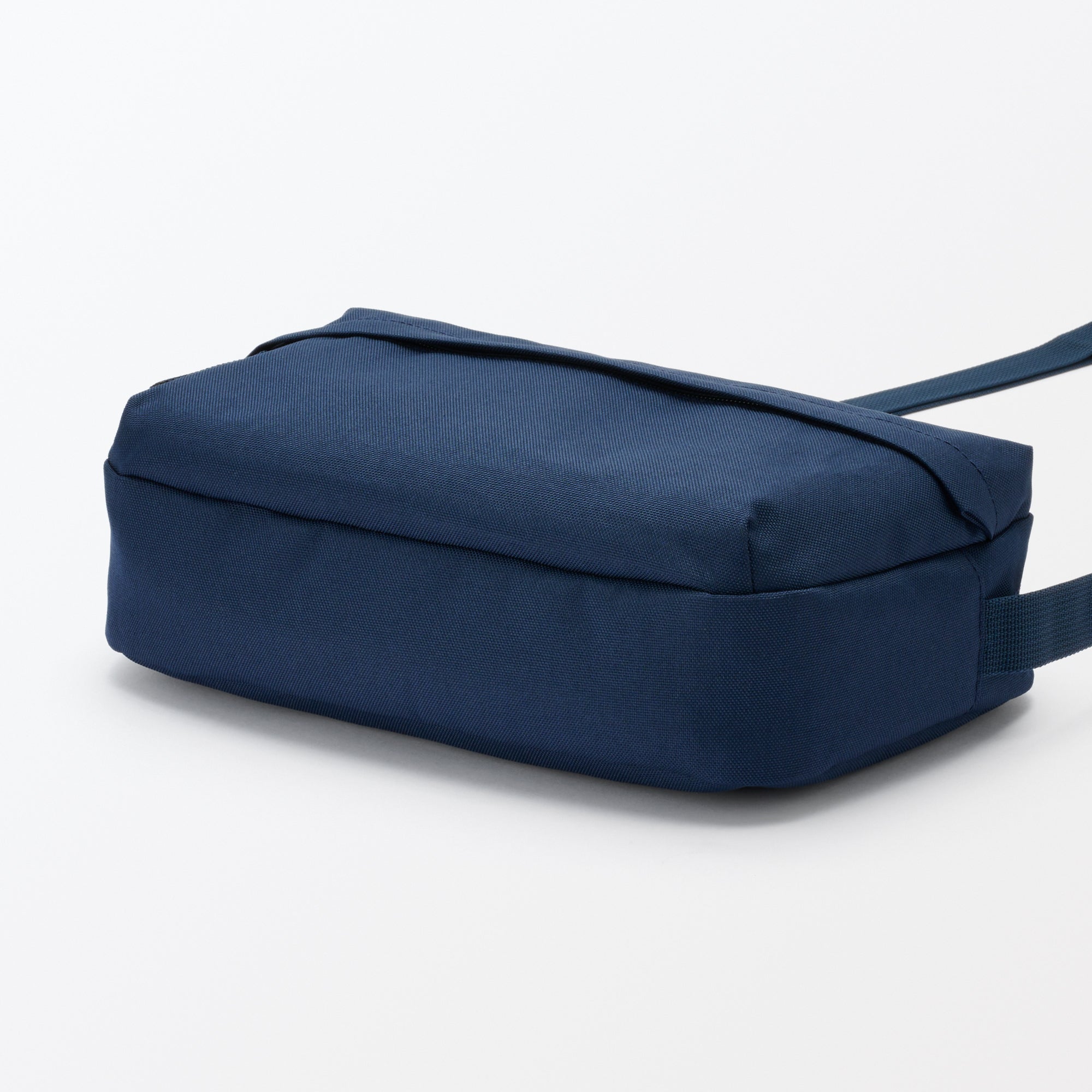 Water Repellent Shoulder Bag - Image 73