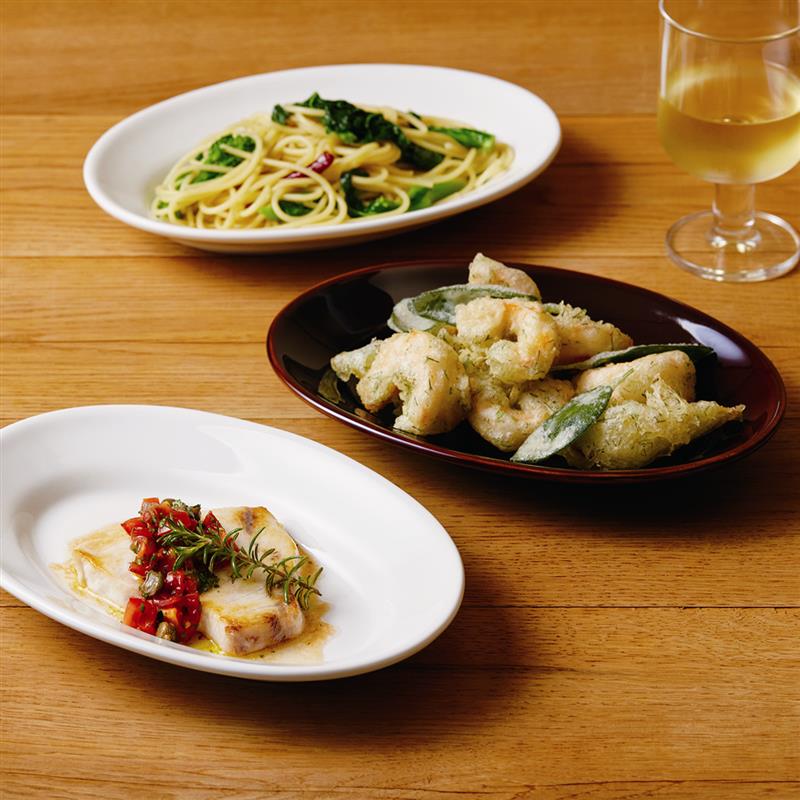 Porcelain Rimmed Oval Plate Large - White - Image 2